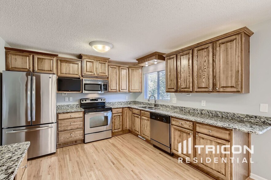 Building Photo - 6421 Limerick Dr