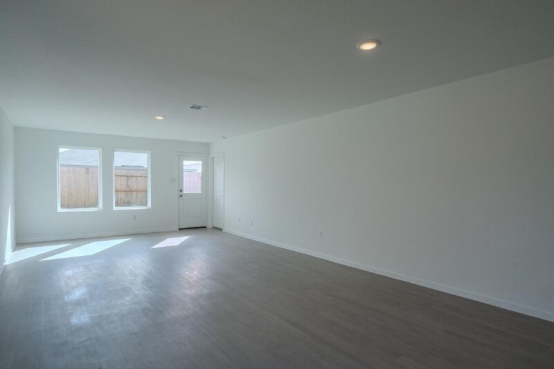 Building Photo - 6814 Flowering Ginger Ln