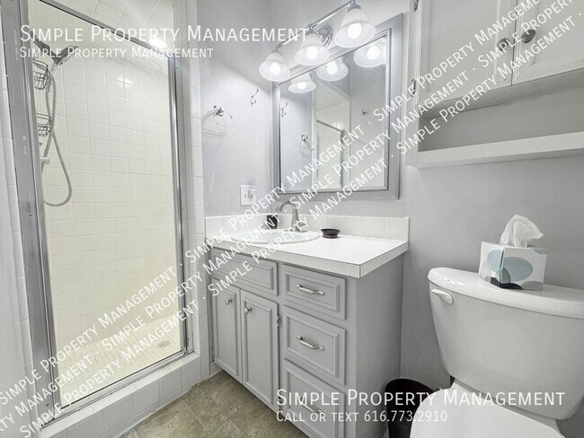 Building Photo - 5352 Queensbury Dr SE