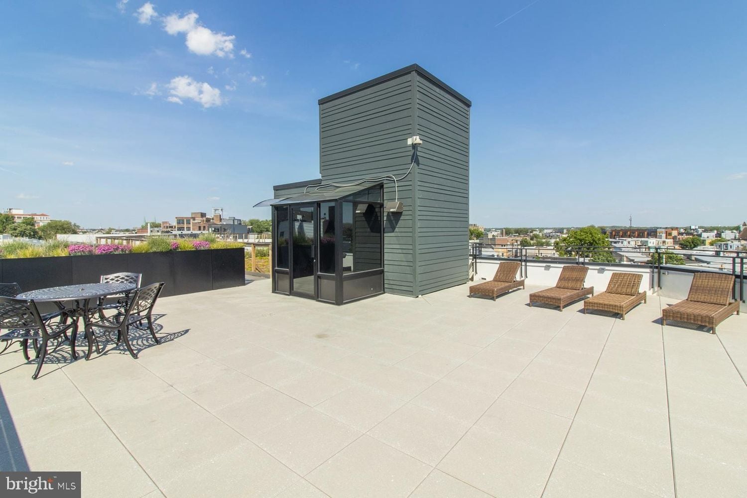 Building Photo - 1405 Frankford Ave