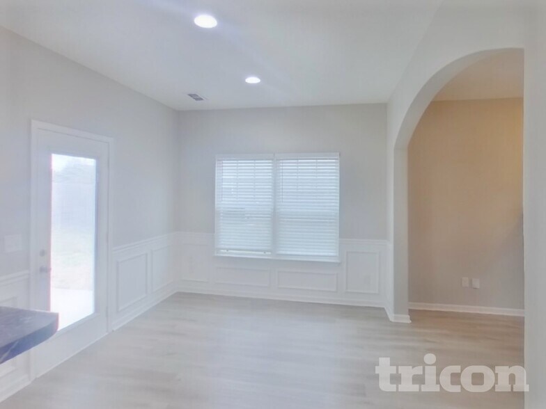 Building Photo - 1107 Selous Dr