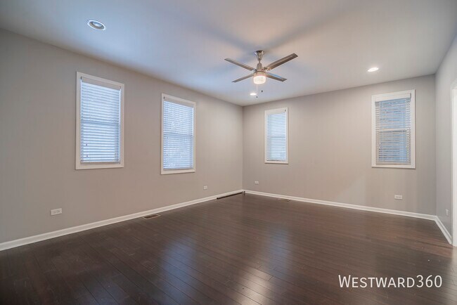 Building Photo - 1906 W 17th St