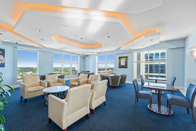 Building Photo - 350 SE 2nd St