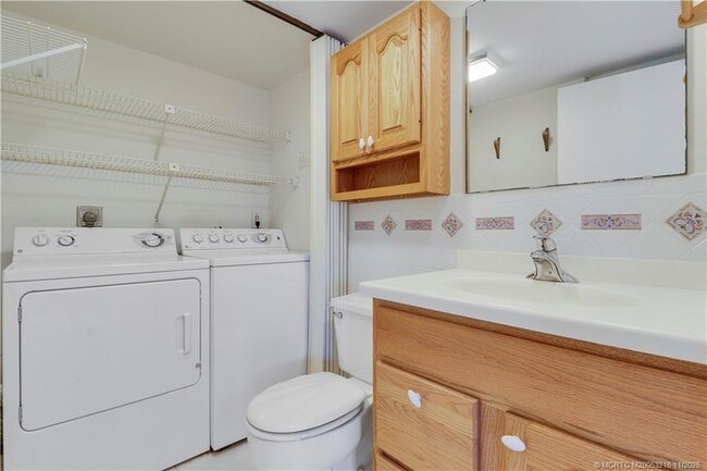 Building Photo - 5662 SE Windsong Ln