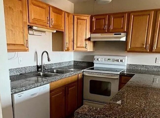 Building Photo - 3740 Lower Honoapiilani Rd