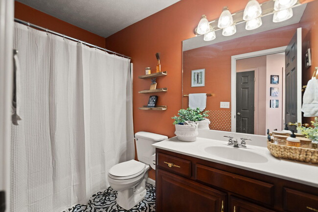 Building Photo - 76 Waterford Way