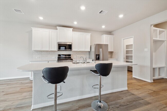 Building Photo - 1806 La Magnolia Dr