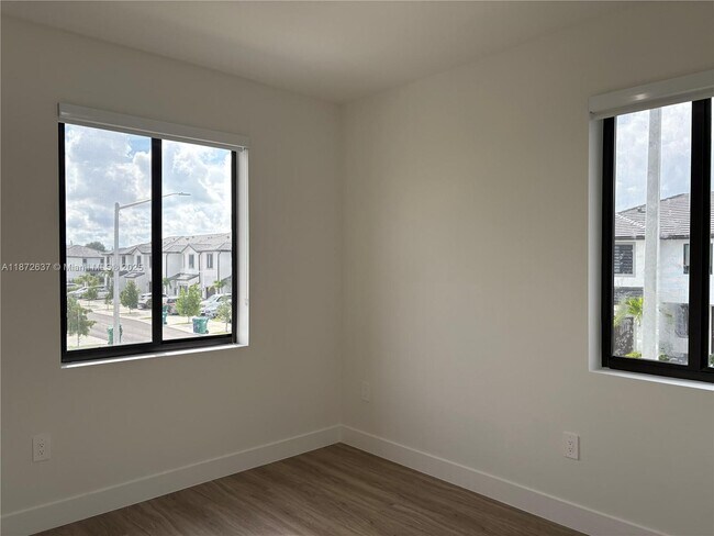 Building Photo - 34530 SW 190th Ave
