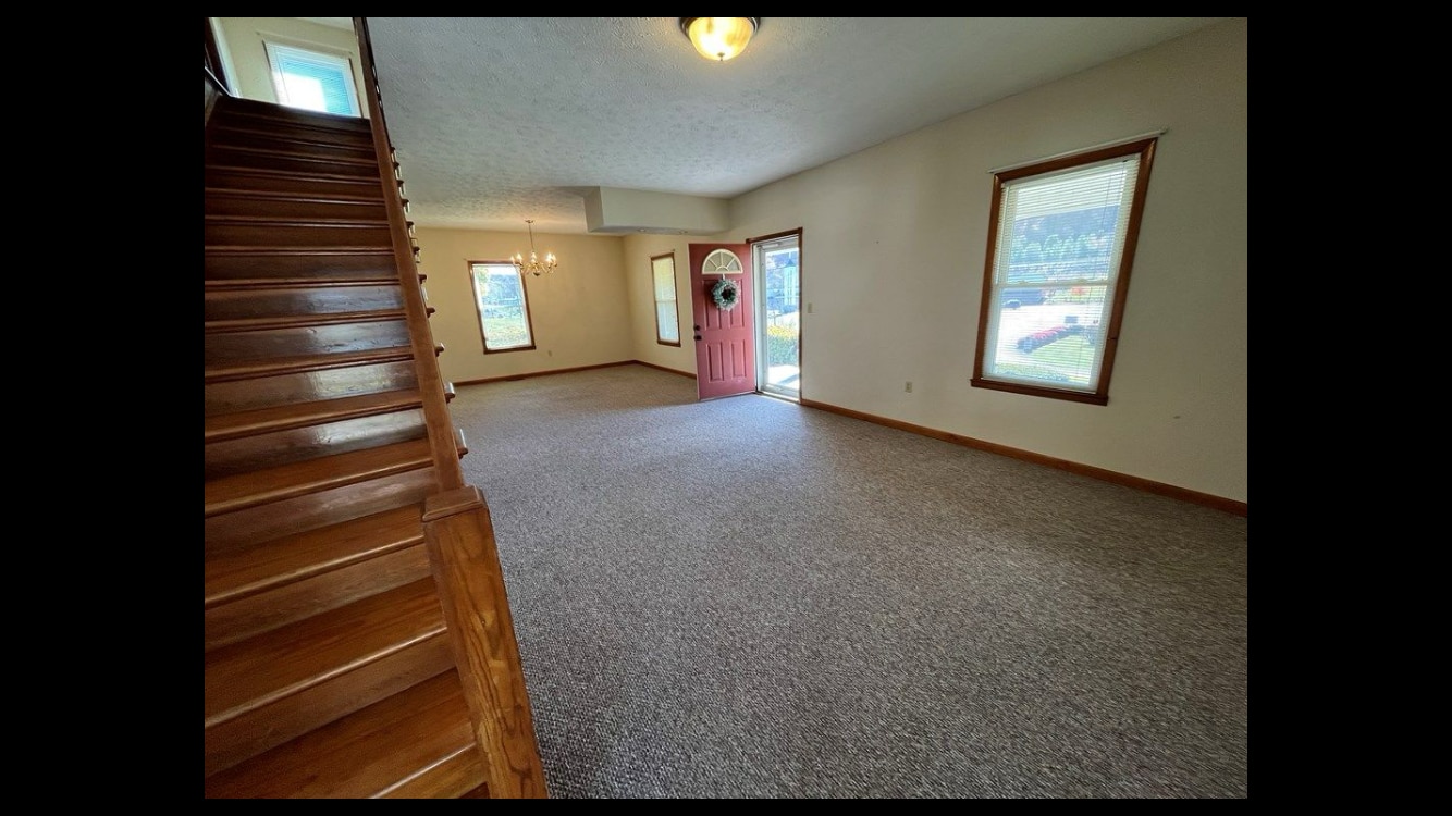 Building Photo - 203 Oakvale Rd