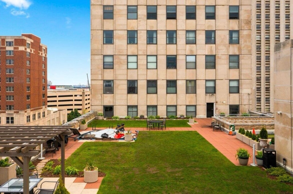 Building Photo - 606 W Wisconsin Ave