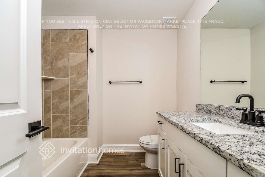 Building Photo - 400 Azalea Gaze Dr