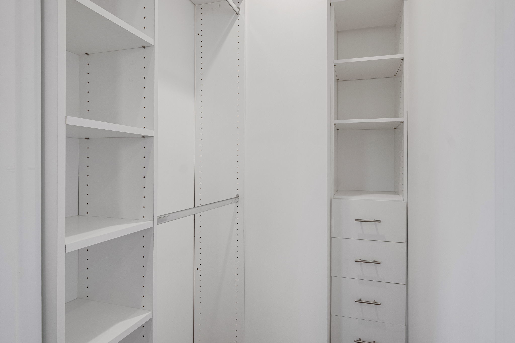 Building Photo - 1238 S Burnside Ave