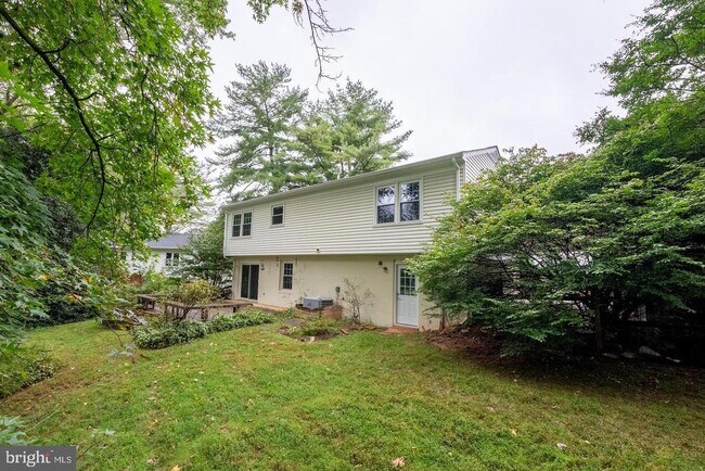 Building Photo - 5629 Signal Point Ct