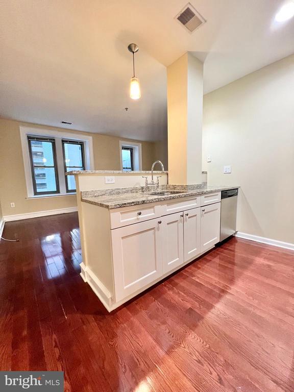 Building Photo - 1811 Chestnut St