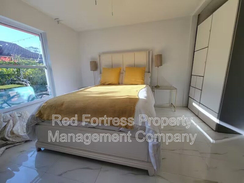 Building Photo - 4465 Little Hickory Rd