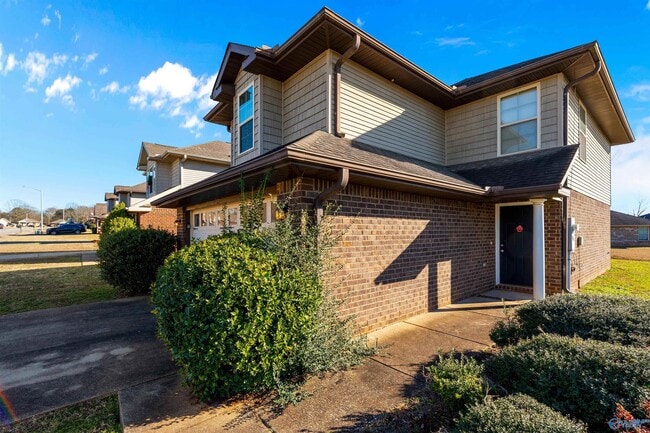 Building Photo - 161 Fields Pond Dr