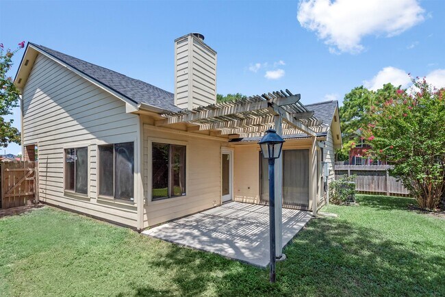Building Photo - 10842 Ryan Trails Dr