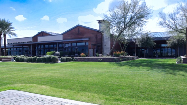 Building Photo - 3Bed/2Bath Home in Scottsdale w/ 2 Car Gar...