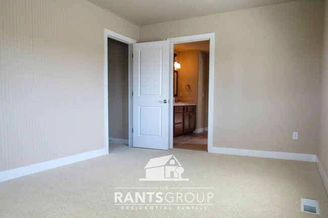 Building Photo - Spacious Single-Family Home in Olympia’s I...