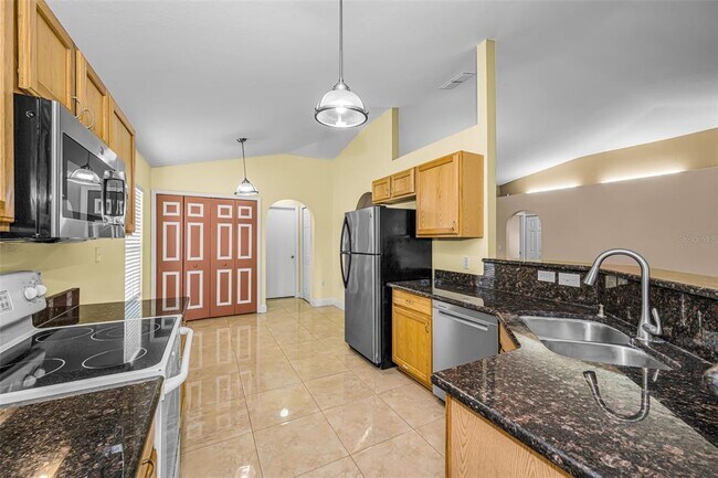 Building Photo - 17029 Torvest Ct
