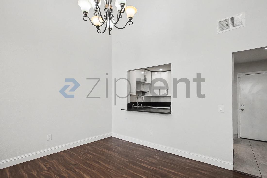 Building Photo - 1604 Hood Rd