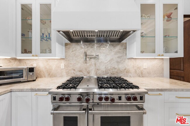 Building Photo - 1148 Centinela Ave