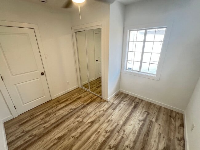 Building Photo - Completely Remodeled 2 Bed 1 Bath Charming...
