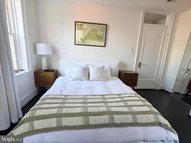 Building Photo - 1332 15th St NW