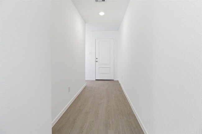 Building Photo - 19747 US-59