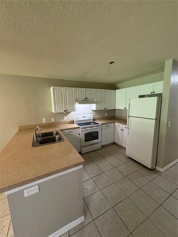 Building Photo - 1011 Fox Lake Dr