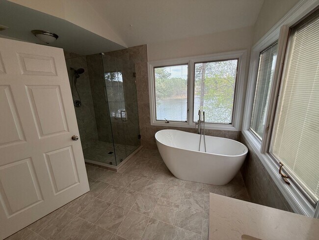 Building Photo - Carolina Lakes