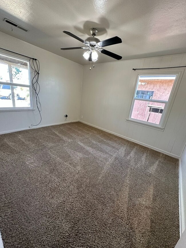 Building Photo - No Deposit