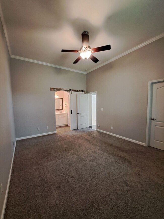 Building Photo - 3-Bedroom 2 Story Home in a Gated Communit...