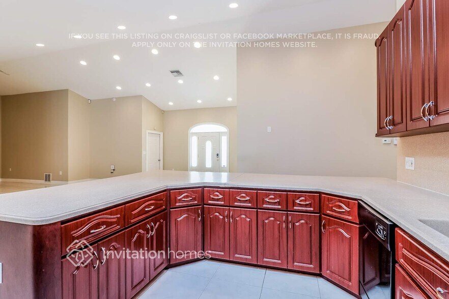 Building Photo - 2202 Curtis Dr N