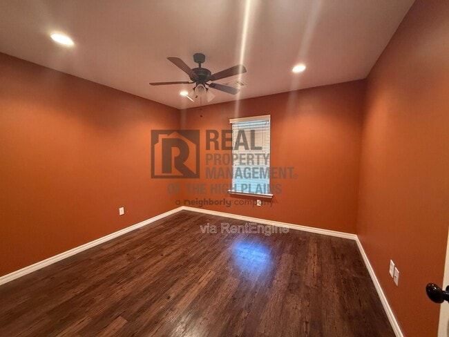 Building Photo - 13057 Raymond Rd