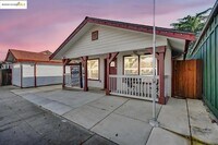 Building Photo - 507 Maple St