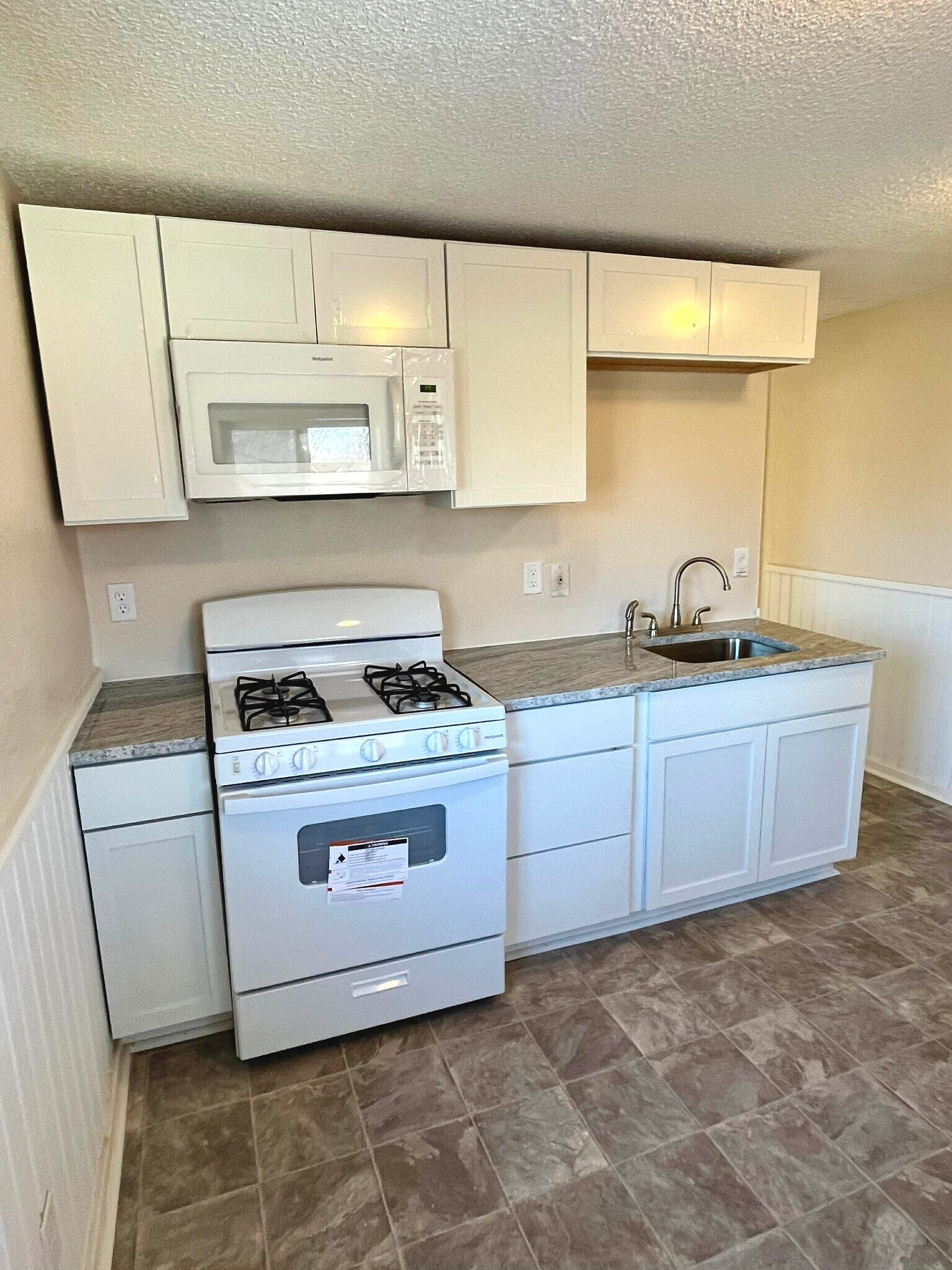 Building Photo - 441 York Ave