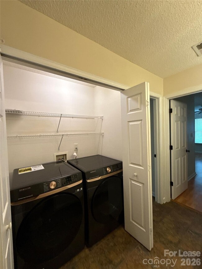 Building Photo - 12402 Bluestem Ln