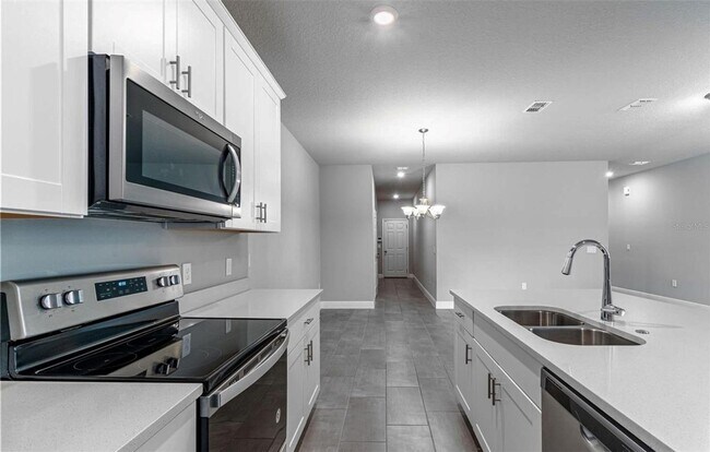 Building Photo - Beautiful 3/2.5 Townhouse in Winter Park