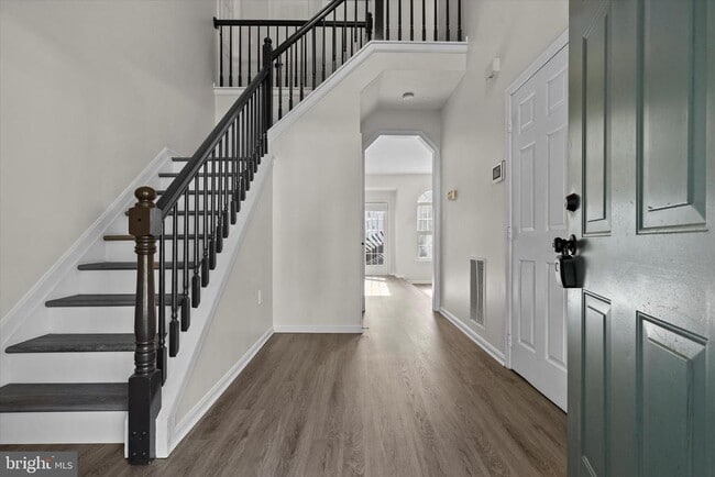 Building Photo - 2230 Community Dr
