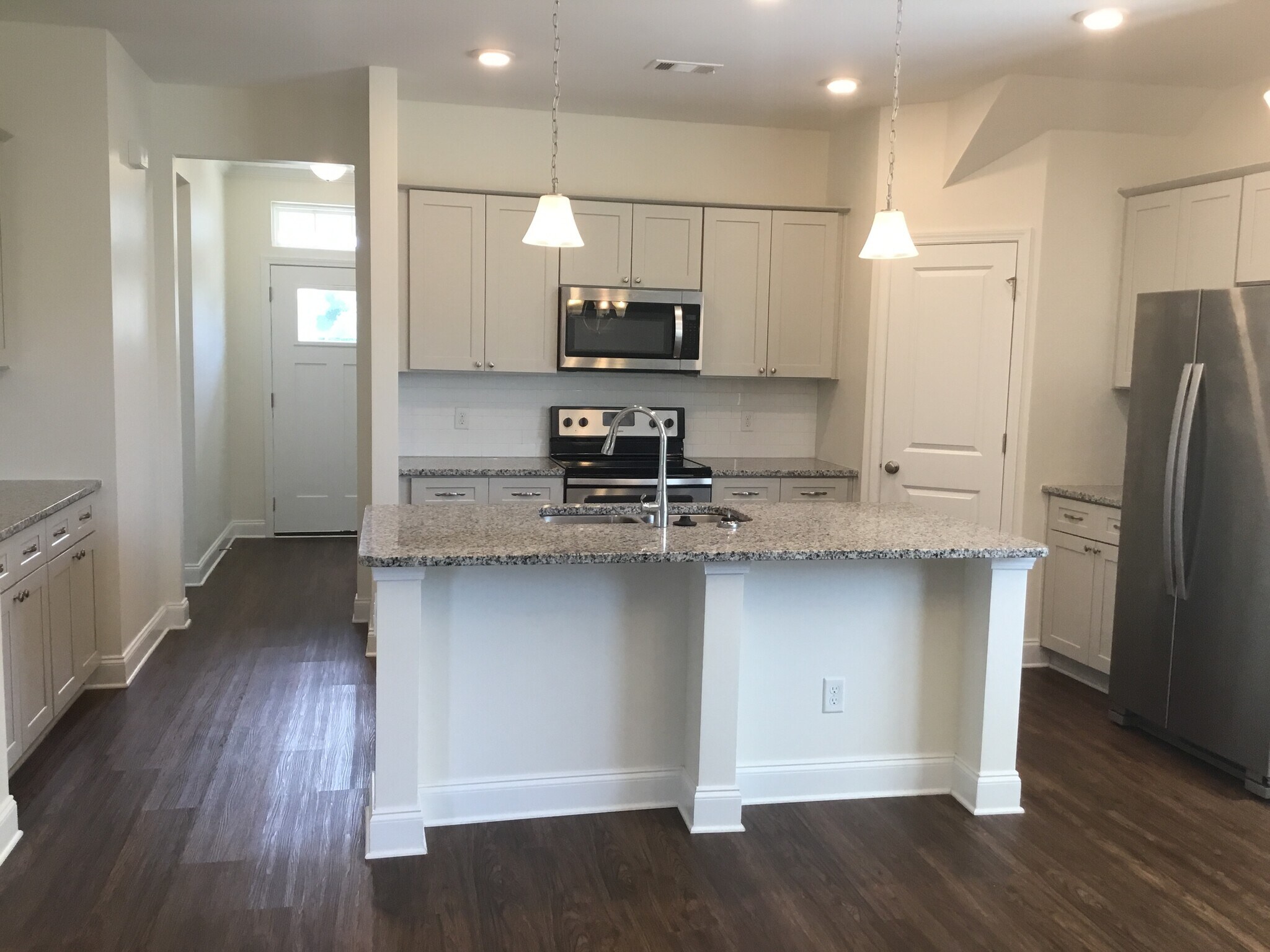 Building Photo - 324 Crabapple Cir