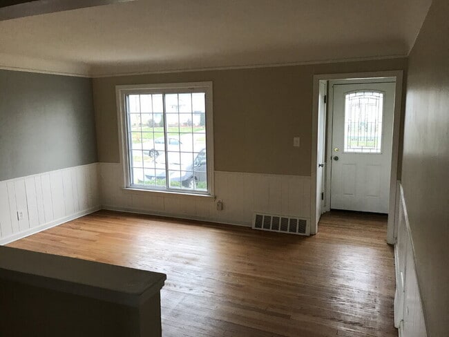 Building Photo - 18308 Edinboro Ave