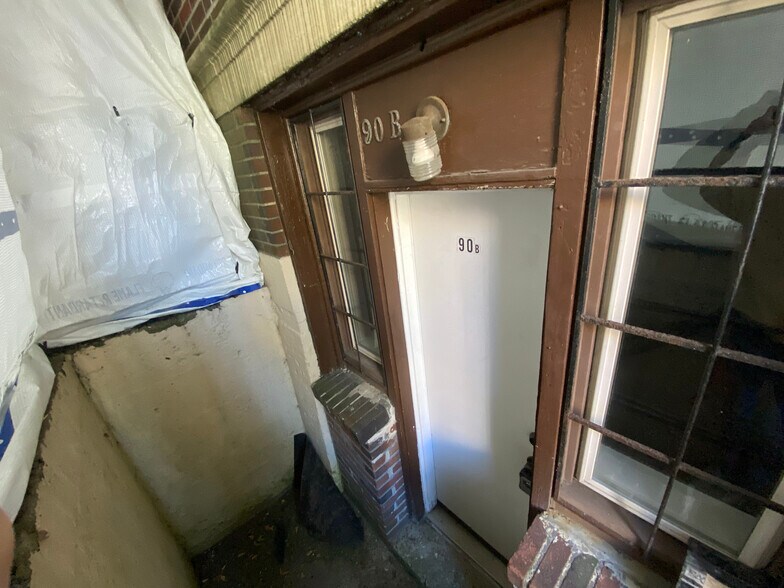 Building Photo - 90 Bynner St