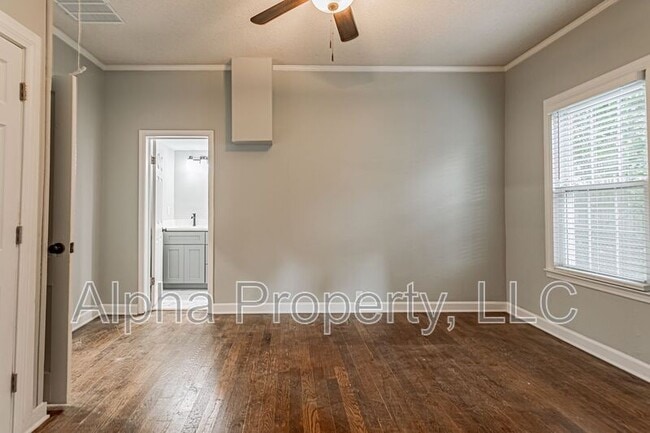 Building Photo - 56 Hutchins St