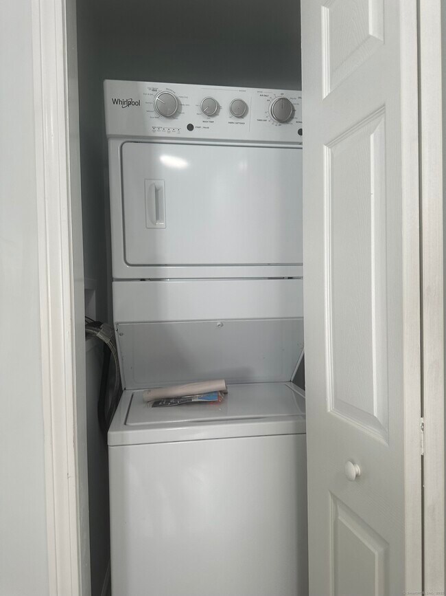 Building Photo - 86 West St