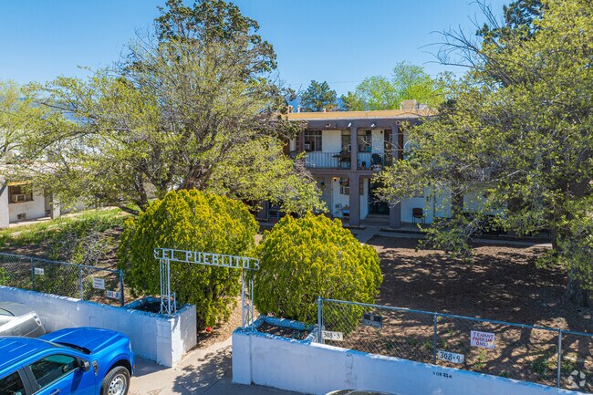 Building Photo - El Pueblito