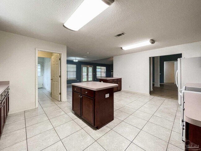 Building Photo - 7136 Fitzpatrick Rd