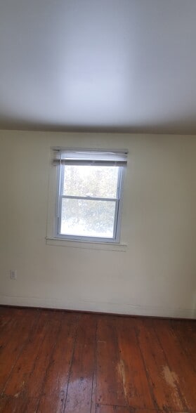 Building Photo - 18 Main St