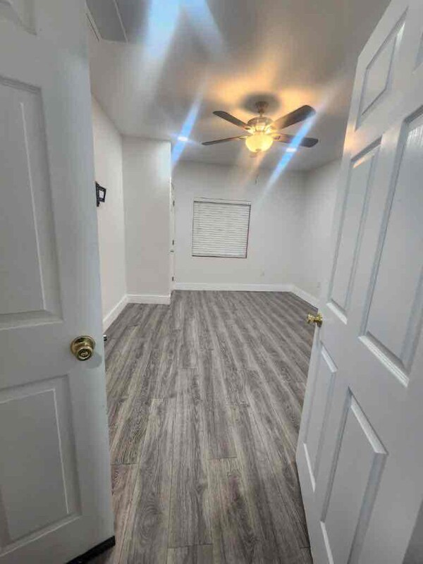 Building Photo - 202 Las Palmas Dr