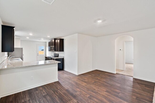 Building Photo - 205 Allington Cir